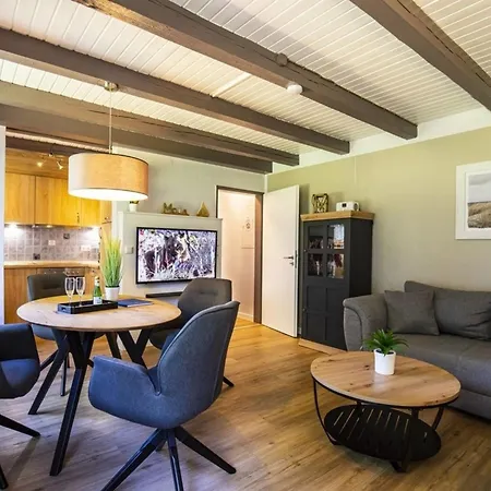 Holiday home Biene Am Siel Neufunnixsiel